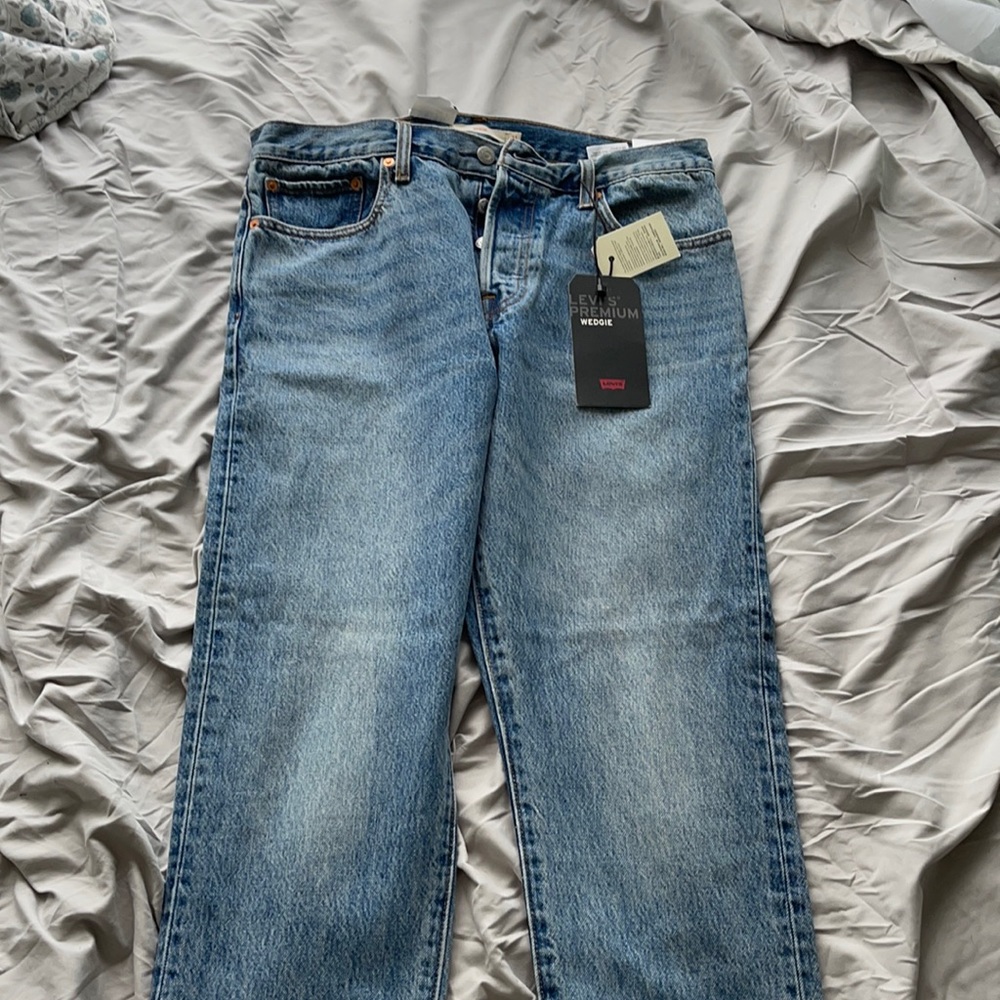 Levi’s wedgie with raw edge